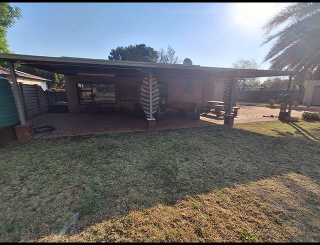 3 BEDROOM HOUSE FOR SALE IN THREE RIVERS